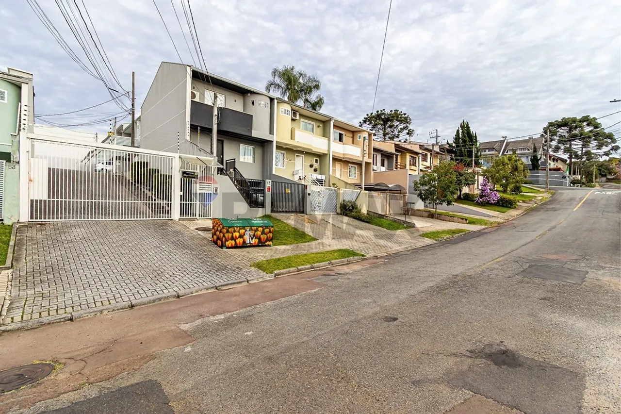 3-bedroom, 106 m² house in Curitiba — photo 2