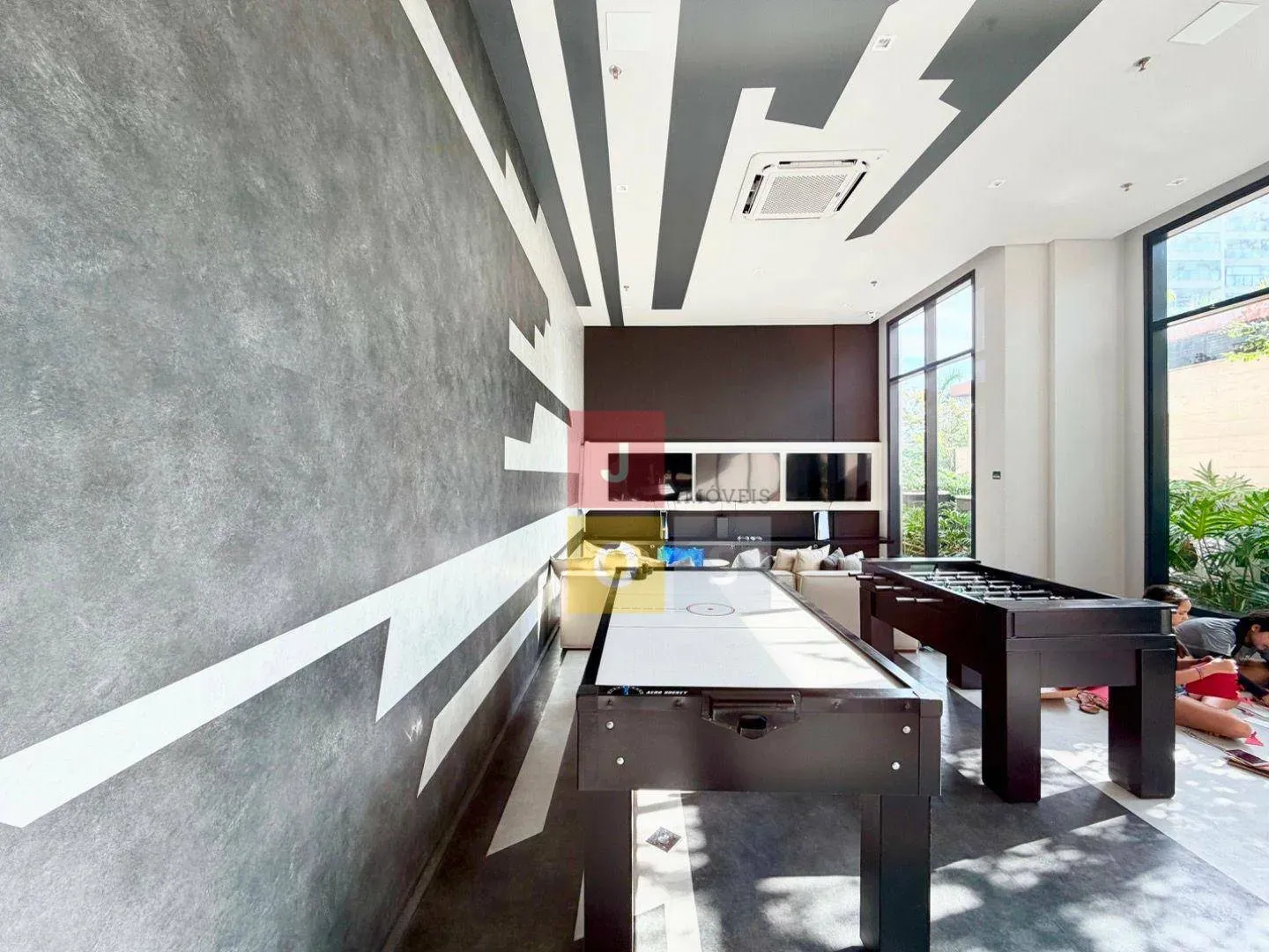 80 m² apartment with 2 bedrooms and a glass balcony — photo 88