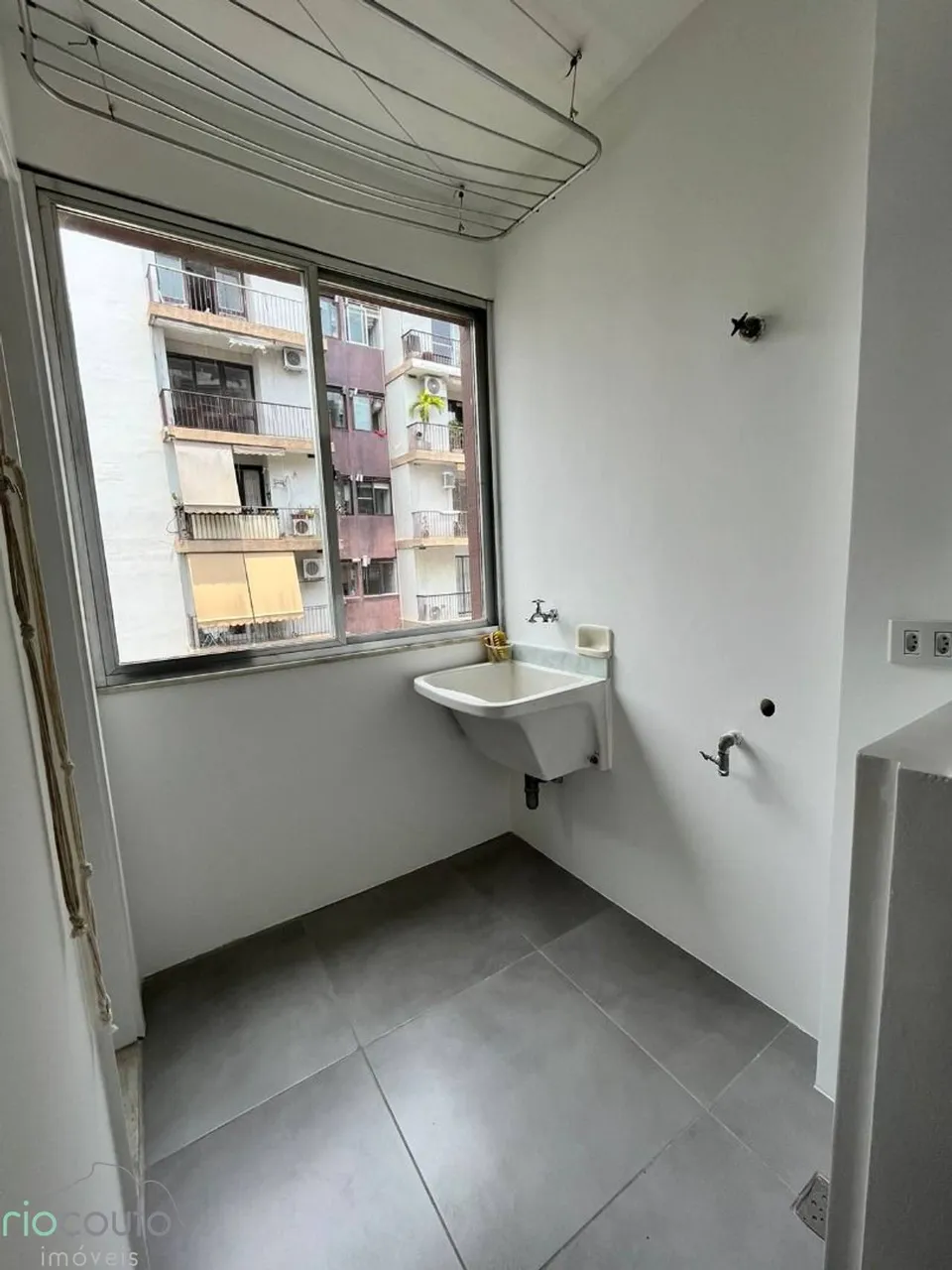 Apartamento com 1 dormitório e varanda com 2 banheiros — photo 15