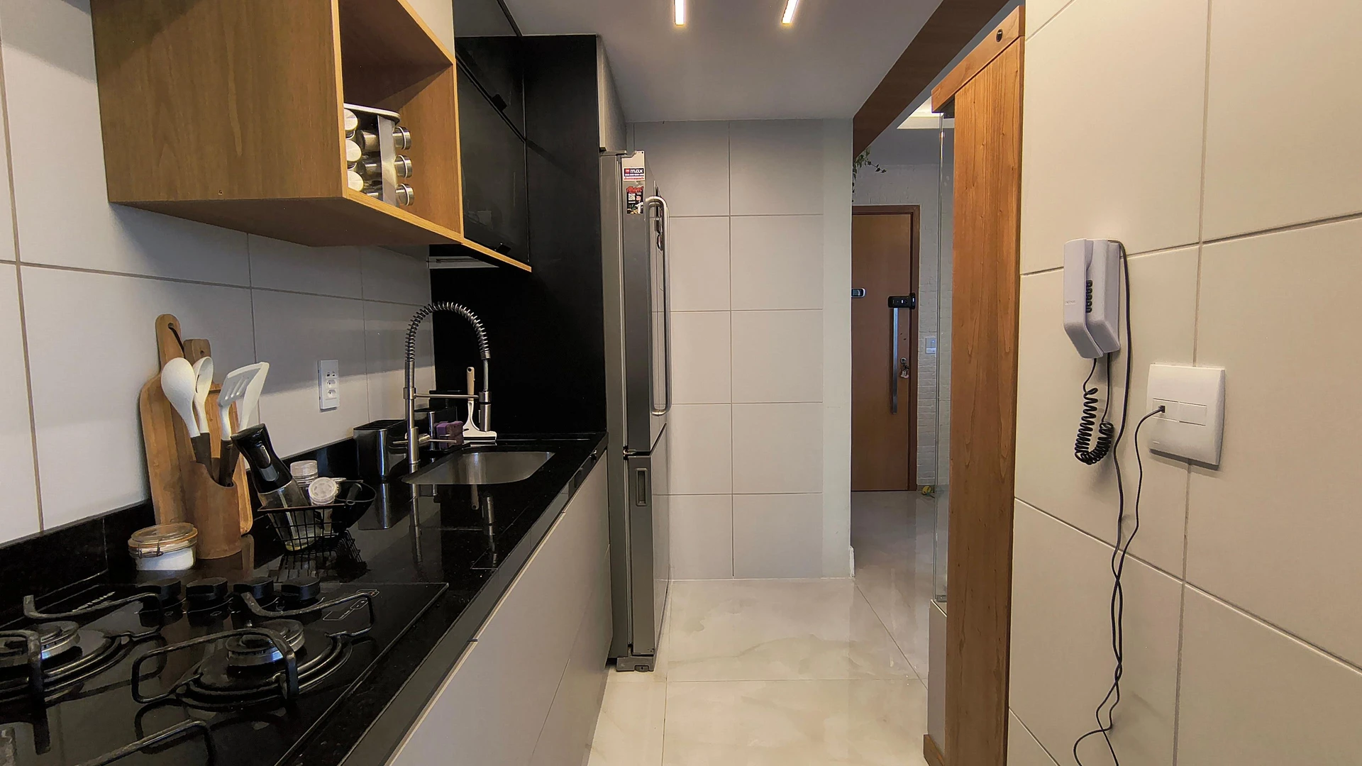 Furnished apartment, 150 m², with a grill on the balcony — photo 16