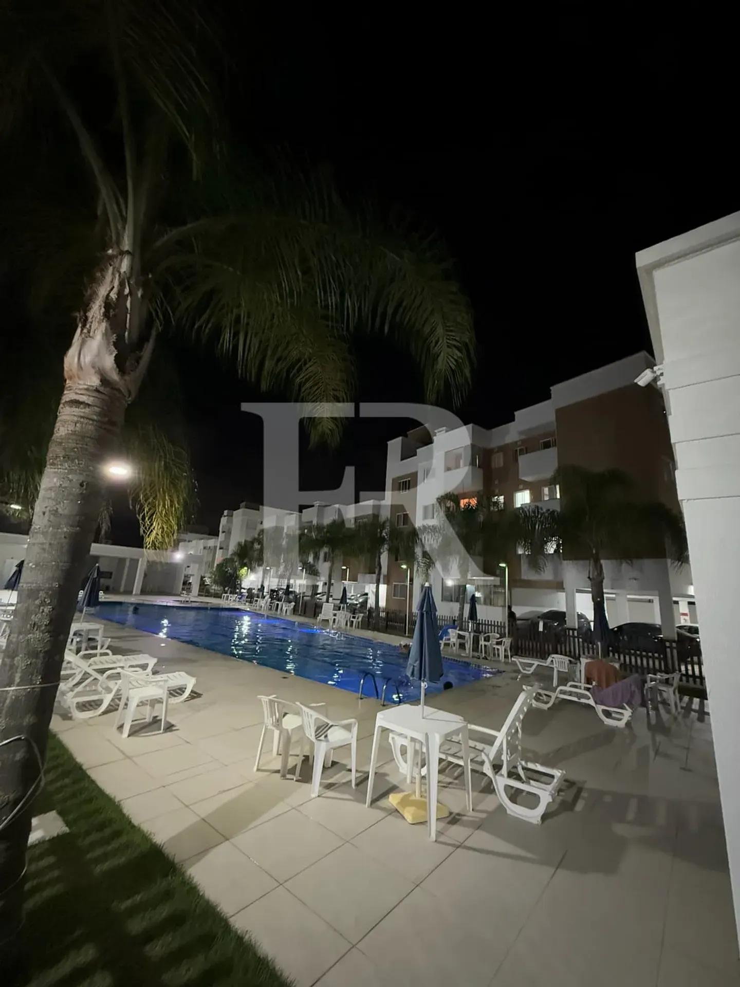 2-bedroom apartment with balcony and charcoal grill — photo 89