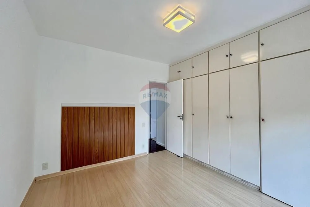 3-bedroom apartment with a mountain view in Rio de Janeiro — photo 8