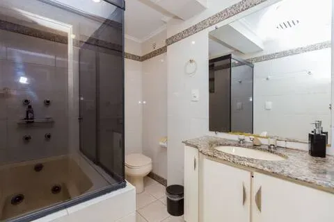Furnished 1-bedroom apartment with balcony, 8th floor
