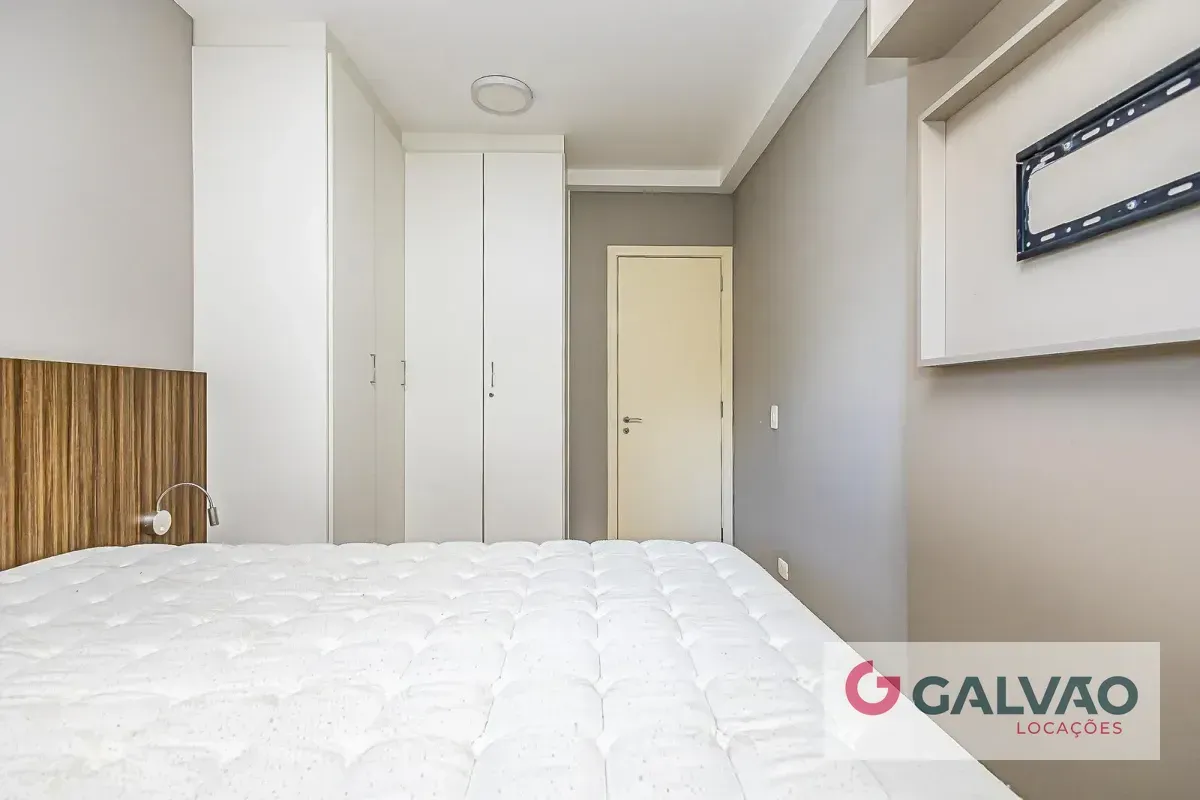 Apartment on the 6th floor with a glass-enclosed balcony — photo 5