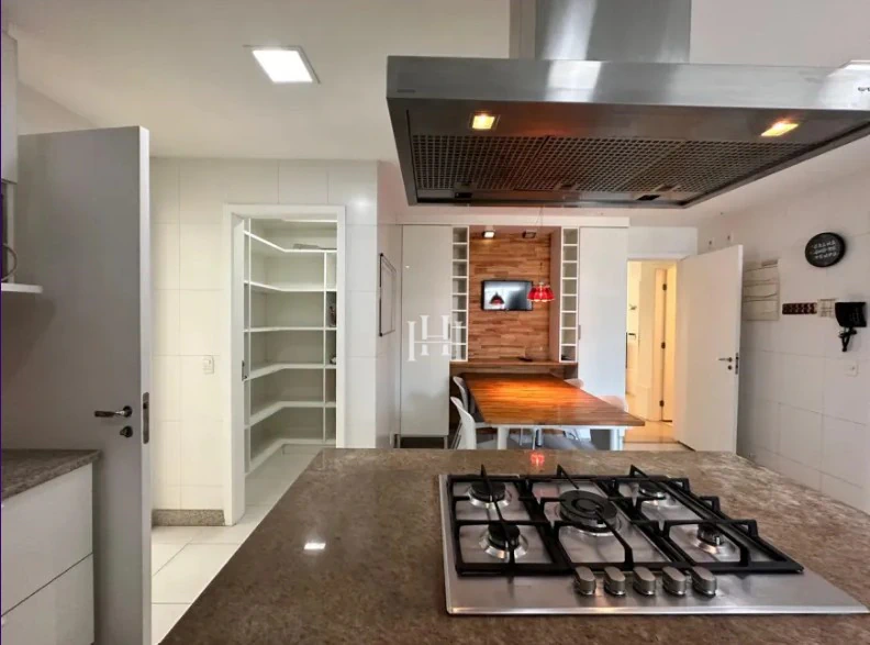 Apartamento mobiliado com 4 quartos e 291 m² — photo 4