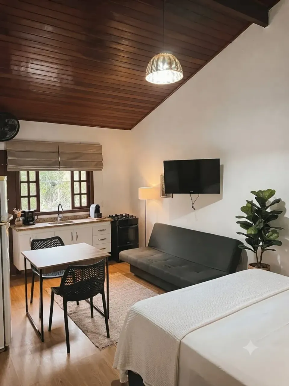 House with 1 bedroom, balcony BBQ and gas stove