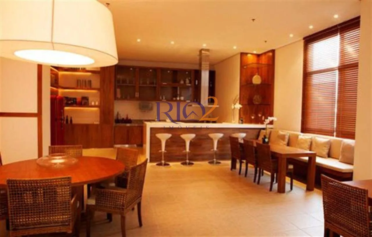 Glass-enclosed balcony in a 3-bedroom apartment, 96 m² — photo 43
