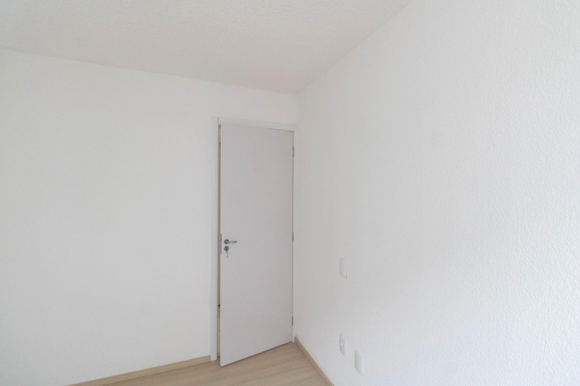 2-bedroom apartment in a building with a gym — photo 23