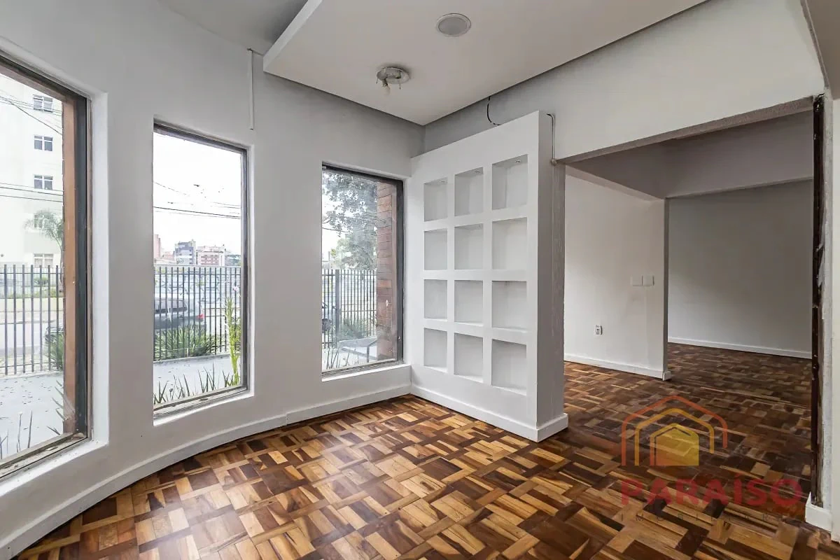 Деревянный пол или ламинат и 4 спальни: дом 165 м² — photo 6