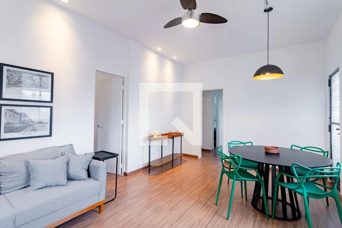 3-bedroom house with wood or laminate floors — photo 26