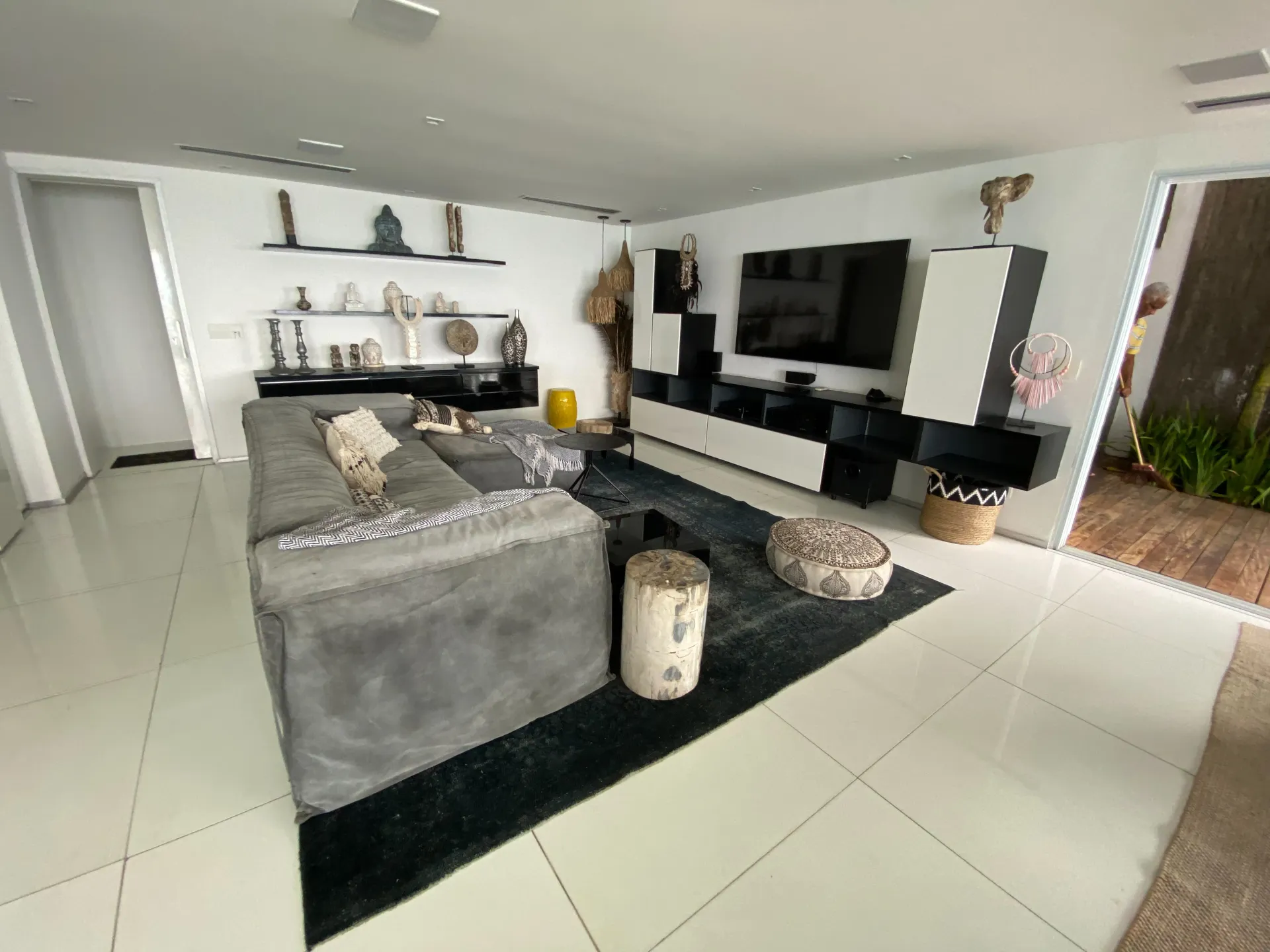 800 m² house with 5 bedrooms and an open-plan kitchen — photo 59