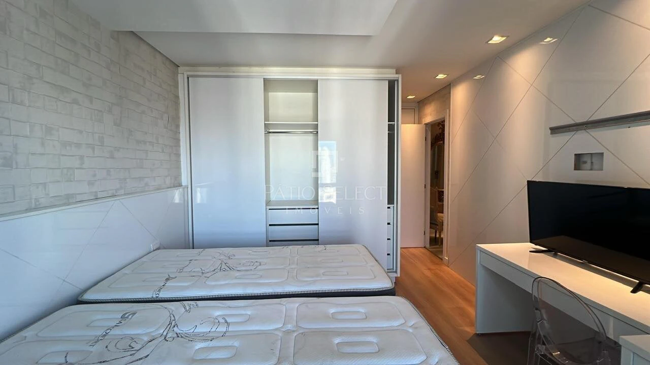 Furnished apartment, 309 m², with floor-to-ceiling windows — photo 28