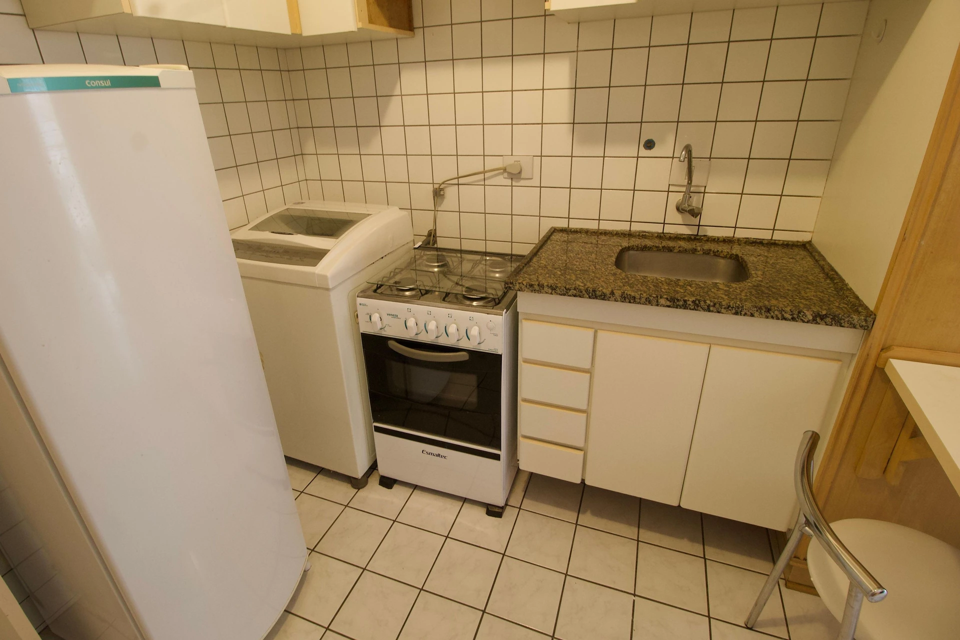 Furnished 1-bedroom apartment with a balcony — photo 3