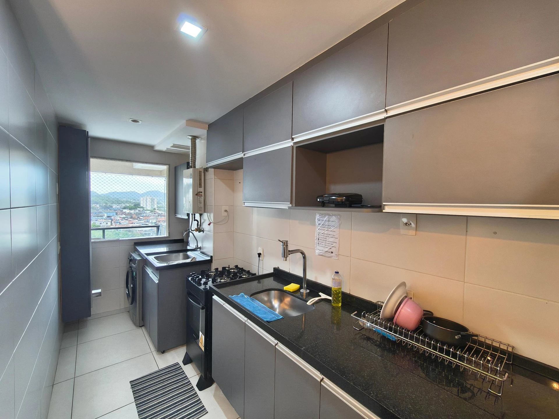 3-bedroom apartment with a mountain view — photo 9