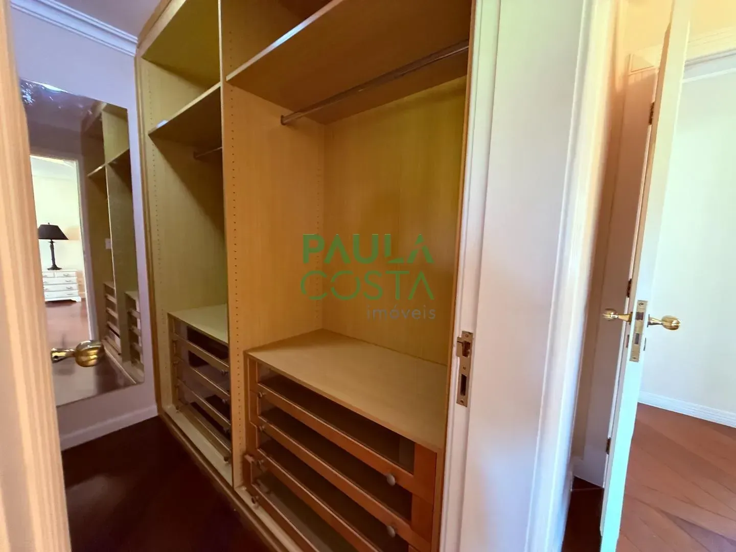Casa mobiliada com 5 quartos e 5 vagas, 984 m² — photo 33