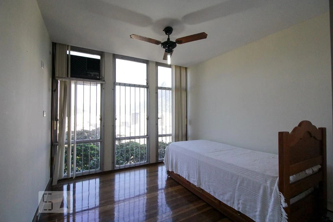 Mountain view in a 3-bedroom apartment, 140 m² — photo 9