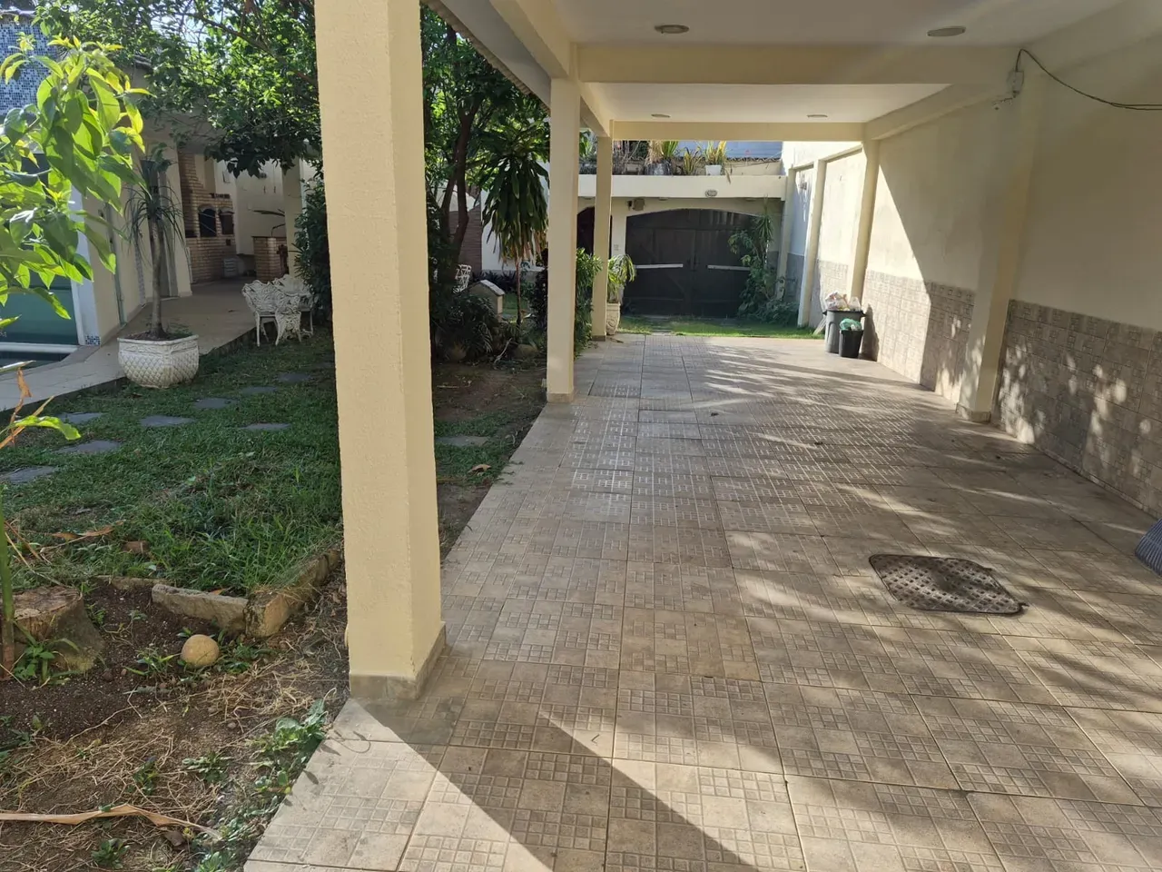 Unfurnished house with 4 bedrooms and 4 bathrooms and pool — photo 25