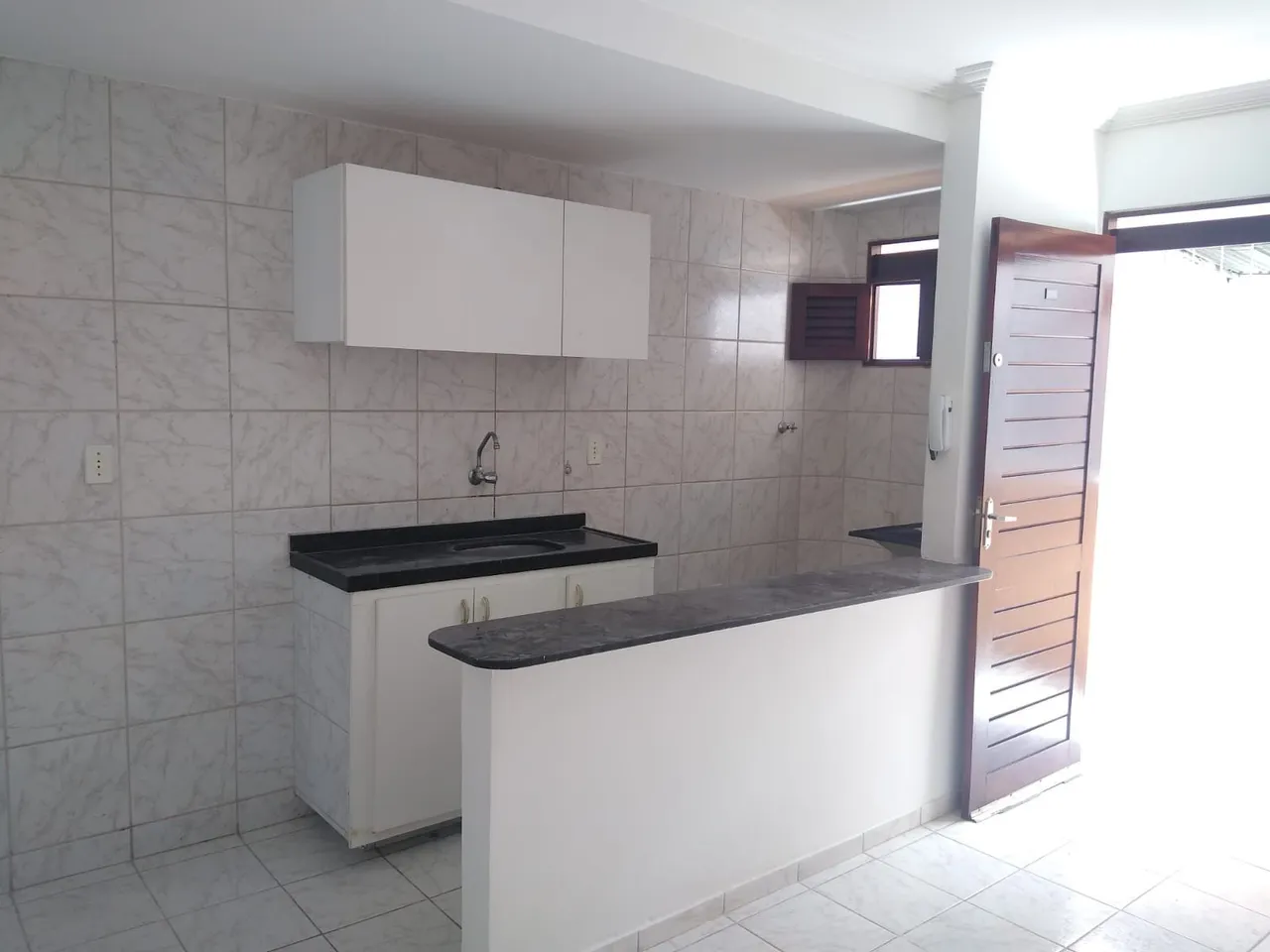 1-bedroom, 1-bath apartment with no parking — photo 2