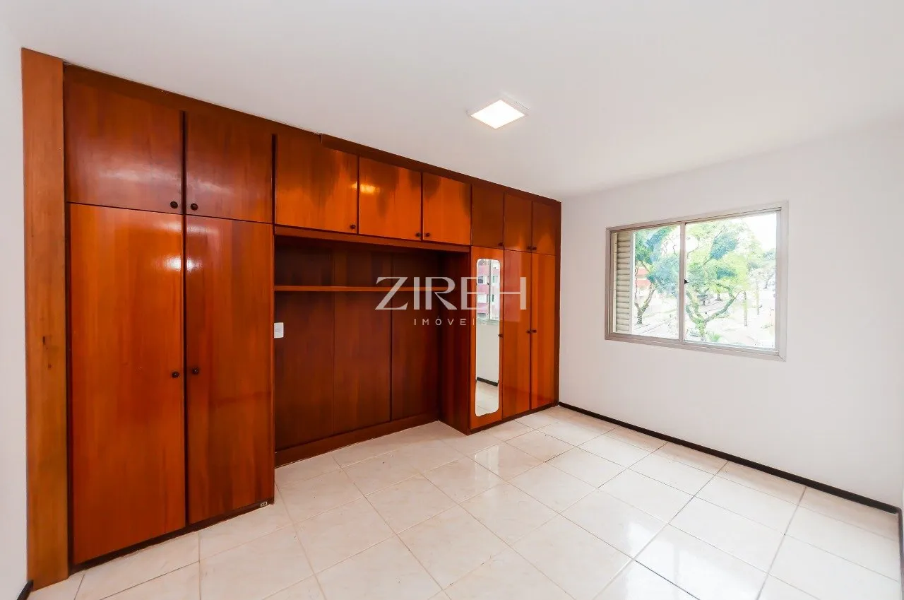 3-bedroom apartment in a building with a gym — photo 12