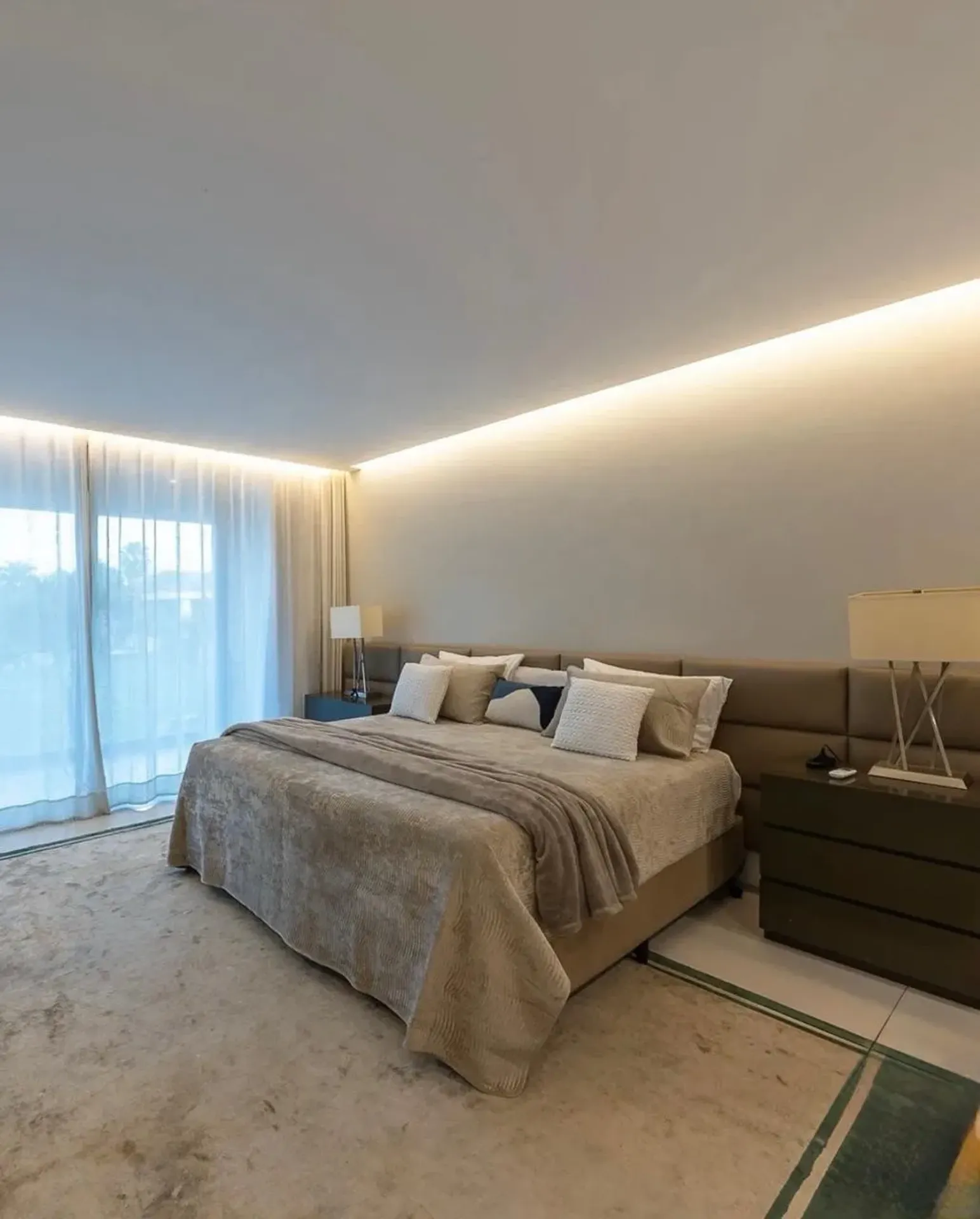 Triplex house with 4 en-suite bedrooms and open kitchen — photo 3