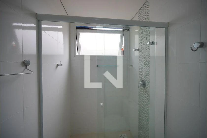 Floor-to-ceiling windows in a 4-bedroom house, 300 m² — photo 41
