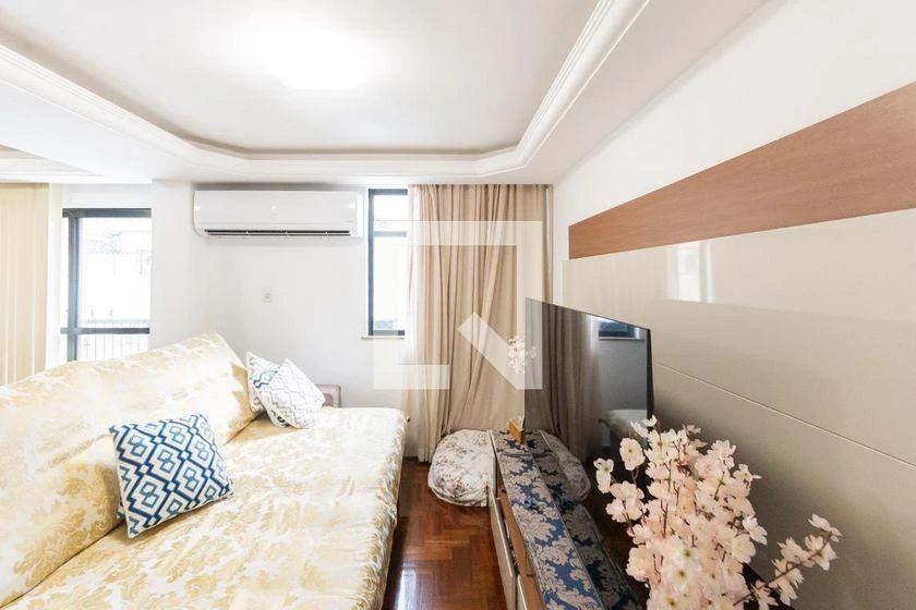 4-bedroom apartment with a mountain view — photo 16