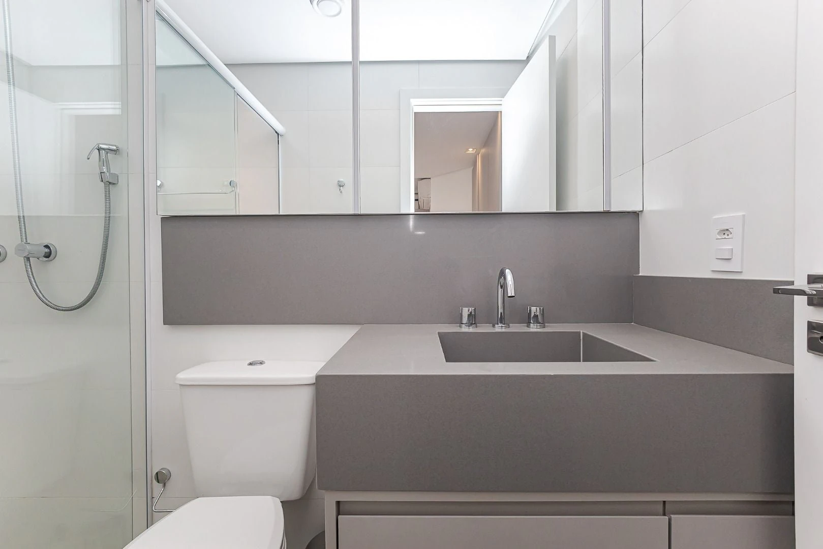 Dishwasher in a one-bedroom apartment, 31 m² — photo 17
