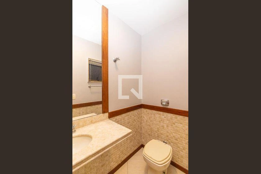 Квартира 244 м² с 4 спальнями и отдельной кухней — photo 35