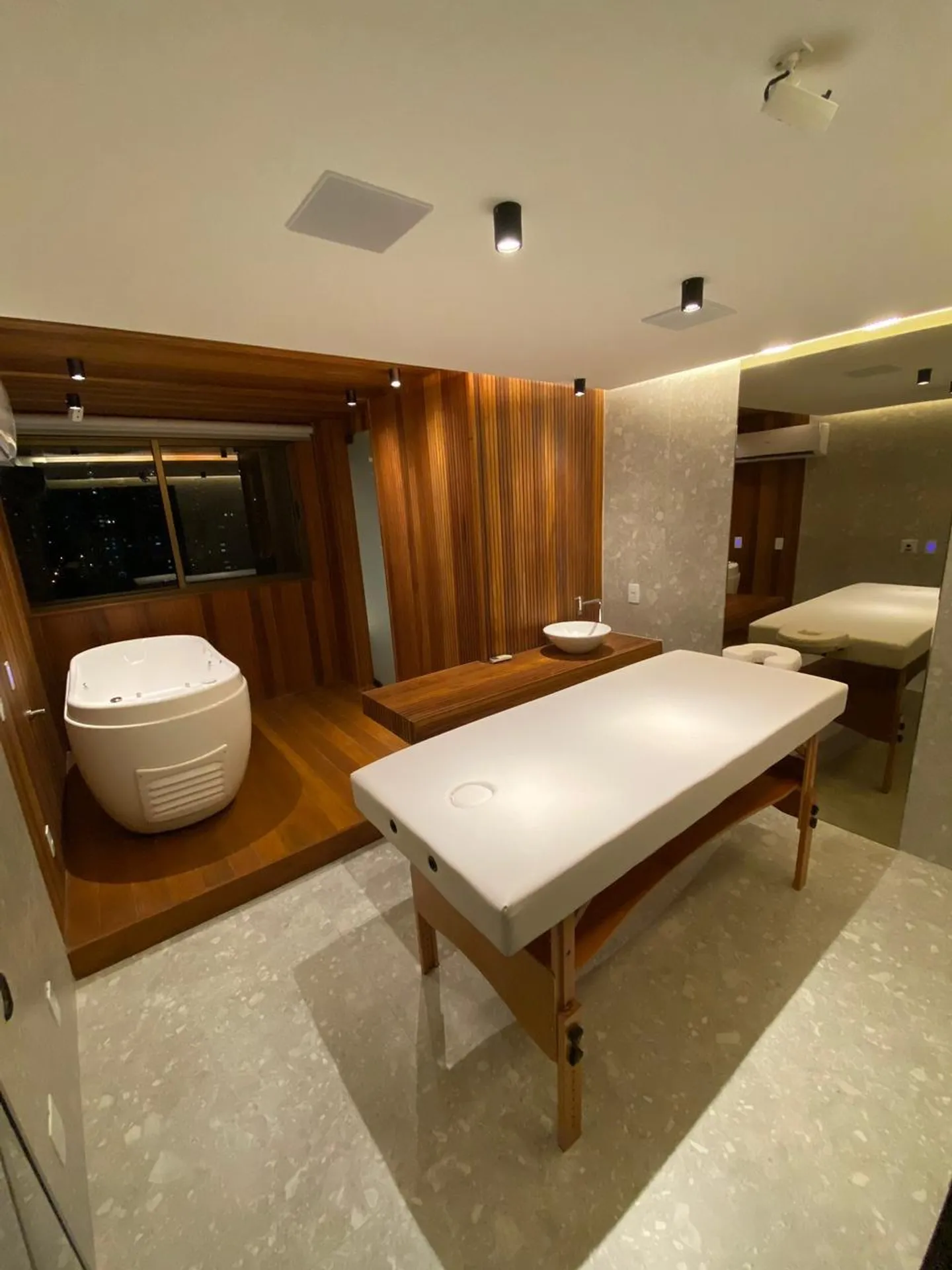 Apartment on the 1st floor with a jacuzzi — photo 26
