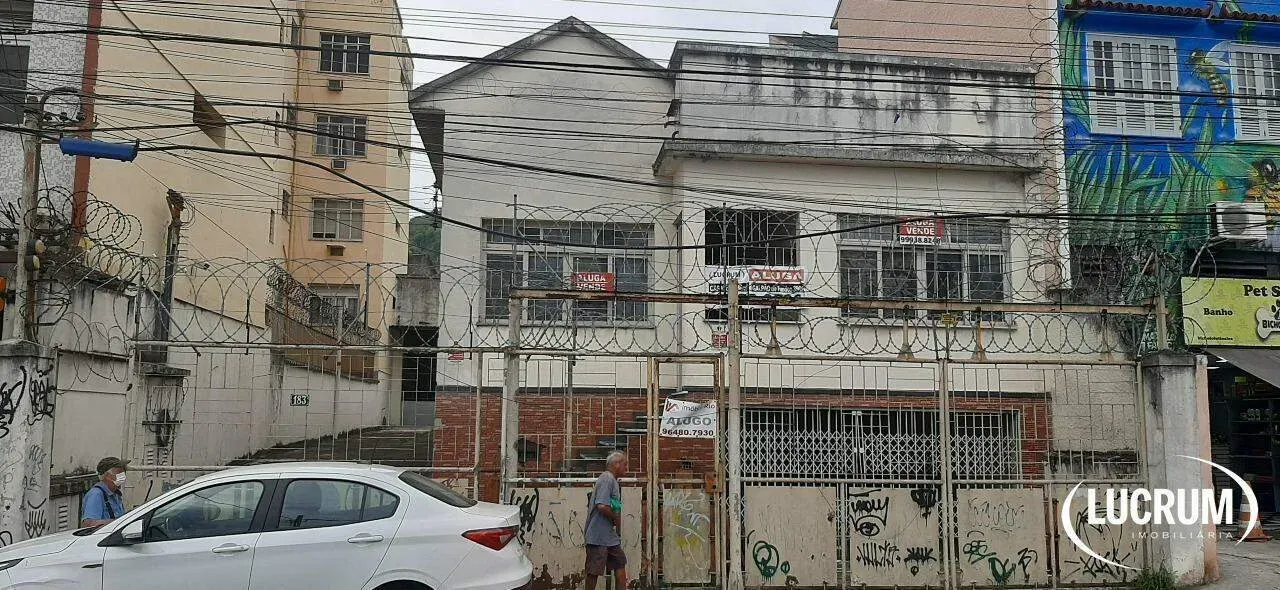 Жилой дом: 4 спальни и 2 ванные, парковки нет — photo 2