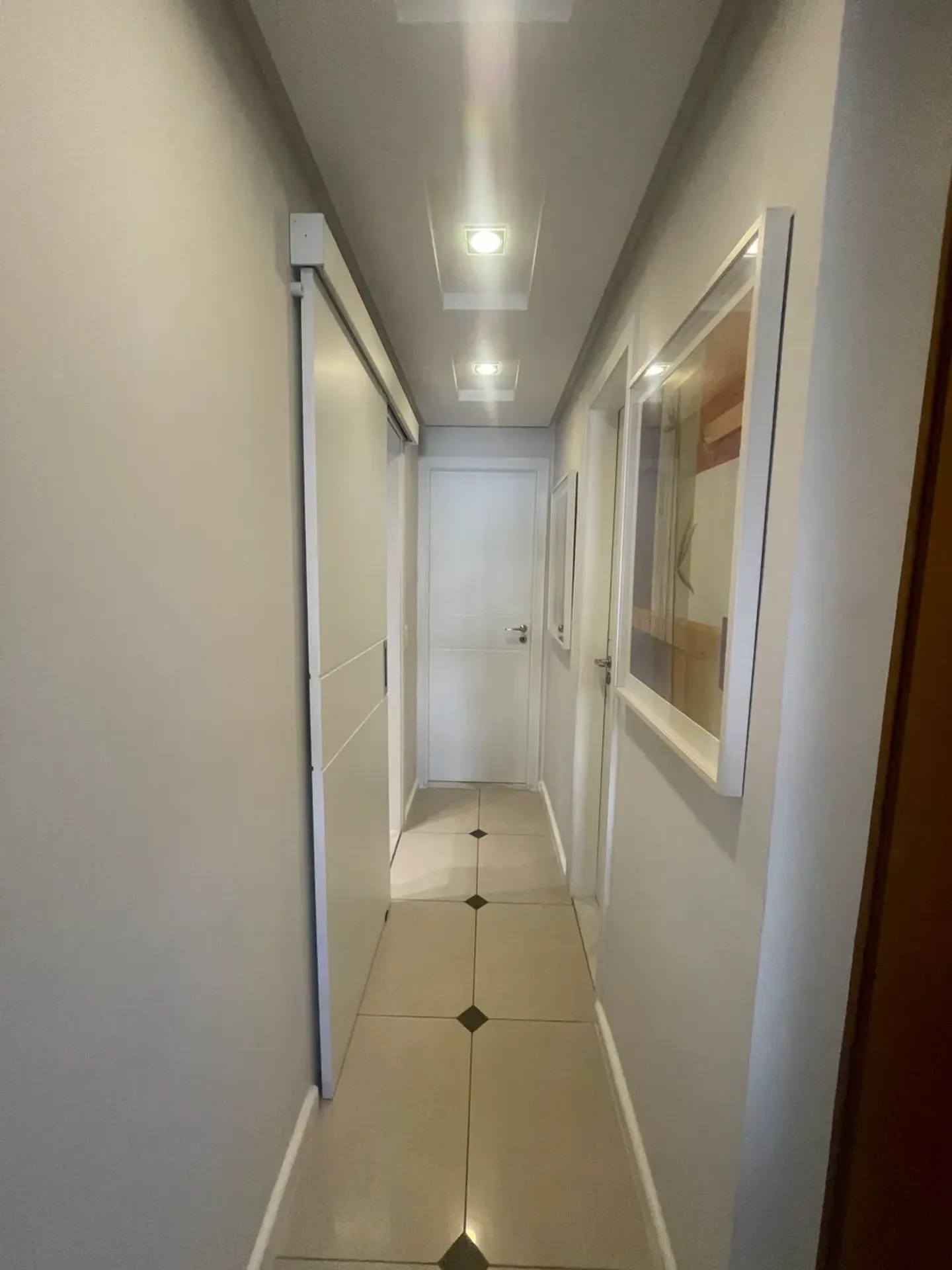 Furnished apartment with 4 bedrooms and 4 bathrooms — photo 12