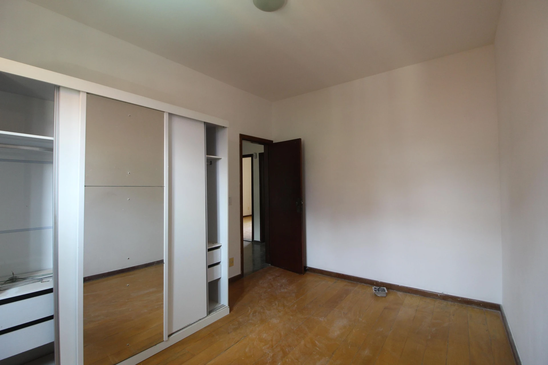 House, 450 m², with a grill on the balcony — photo 23