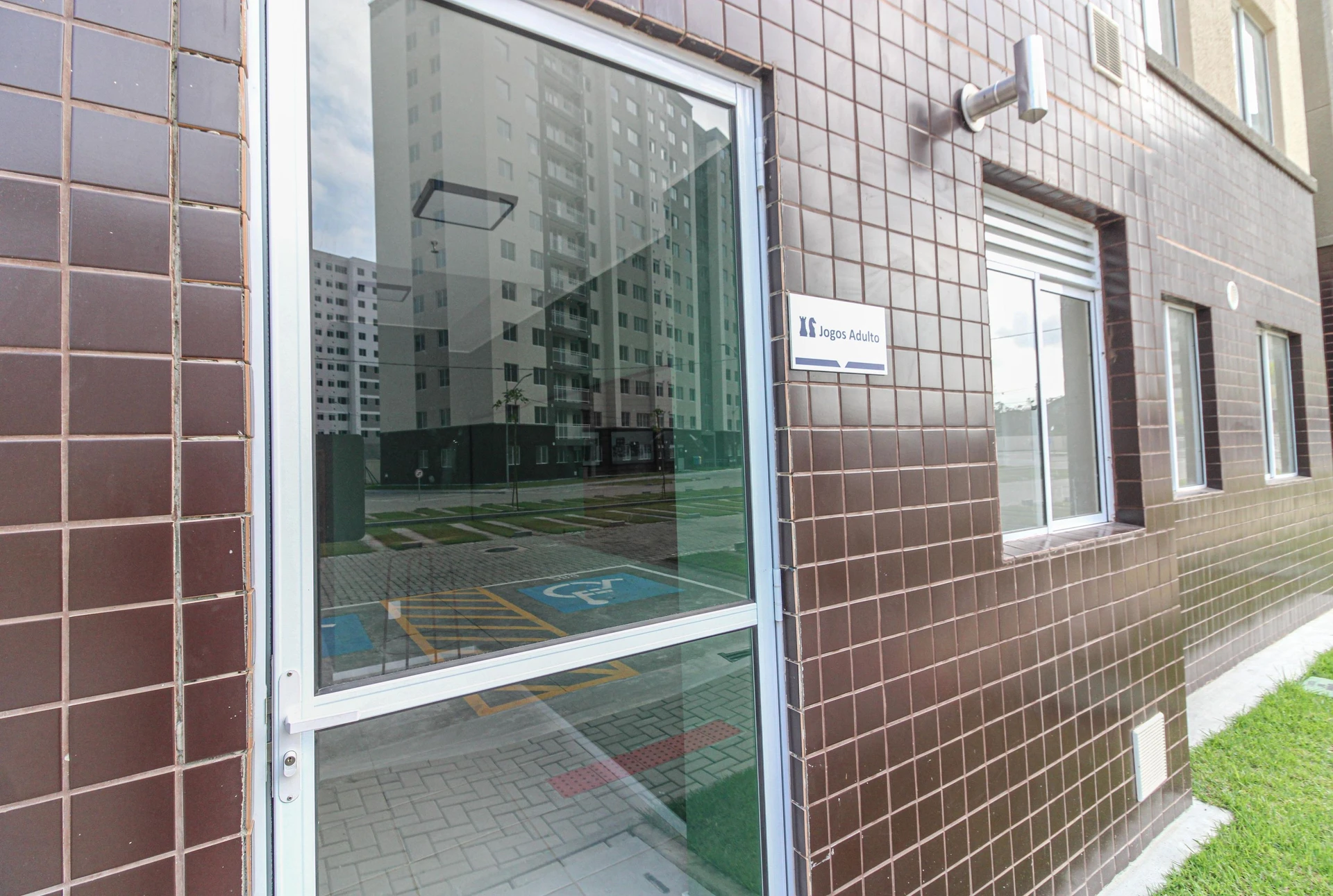 2-bedroom apartment in a building with a sauna — photo 52