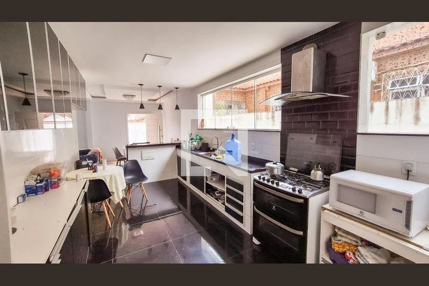 Мебльований будинок 600 м² з 5 спальнями та 3 ванними — photo 47