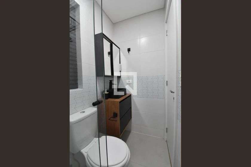 Furnished apartment, 36 m², with floor-to-ceiling windows