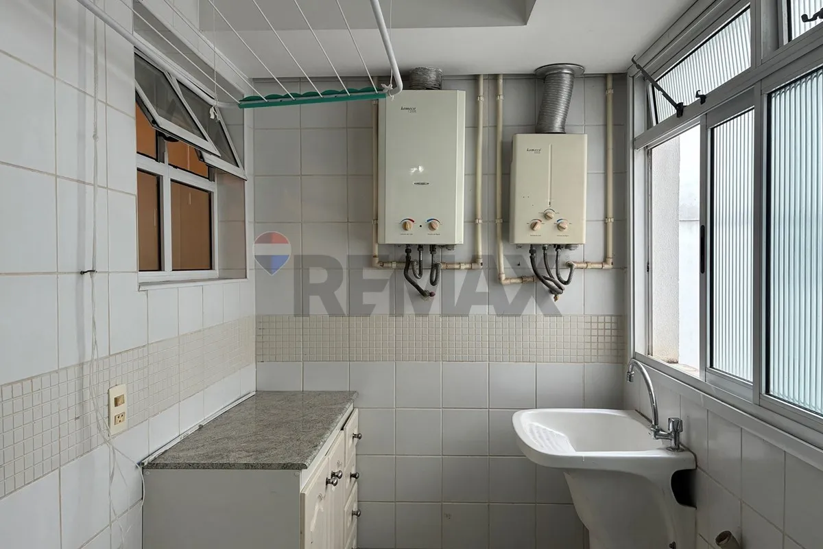Квартира 90 м² із заскленим балконом та видом на гори — photo 19