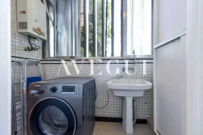 Renovated apartment with balcony, 120 m² and 2 bedrooms — photo 27
