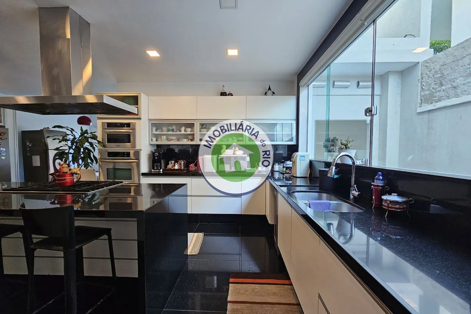Casa com 5 quartos e 5 banheiros, cozinha fechada — photo 42