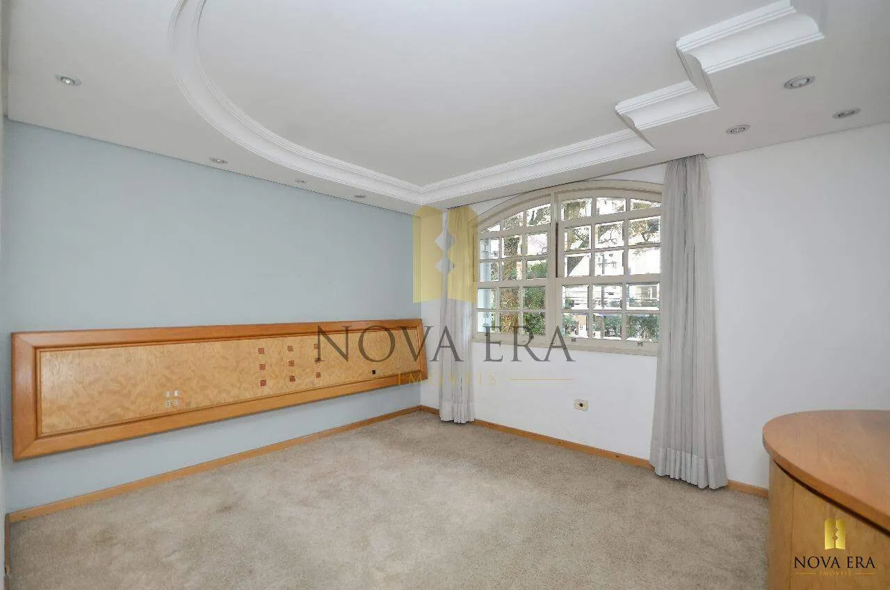 4-bedroom house with a grill on the balcony in Curitiba — photo 17