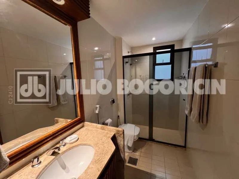 2-bedroom apartment in a building with a sauna — photo 9