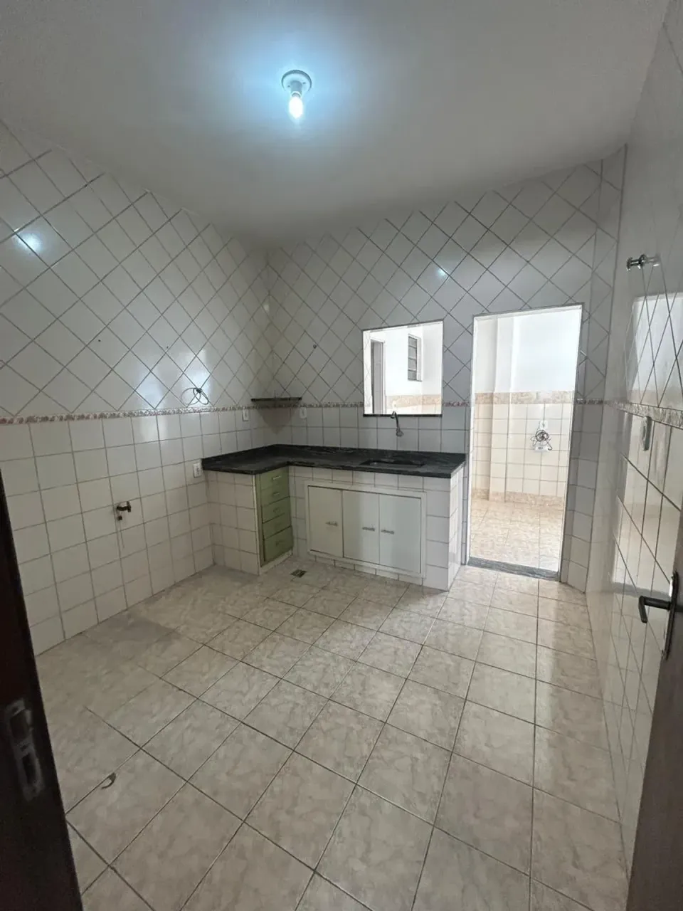 Unfurnished apartment with 2 bedrooms and 1 parking space — photo 4