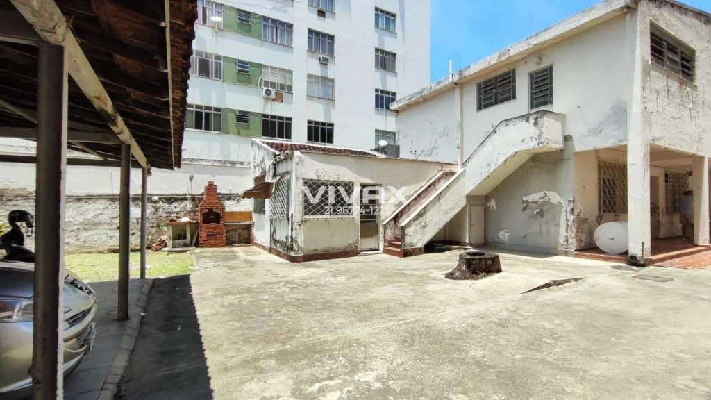 Rental house with 7 bedrooms, 290 m² and private garden — photo 4