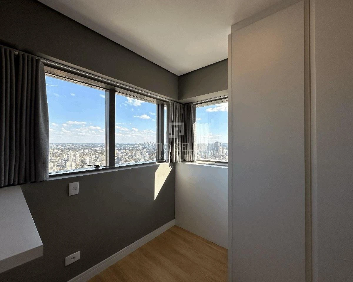 2-bedroom apartment with a bathtub in Curitiba — photo 13