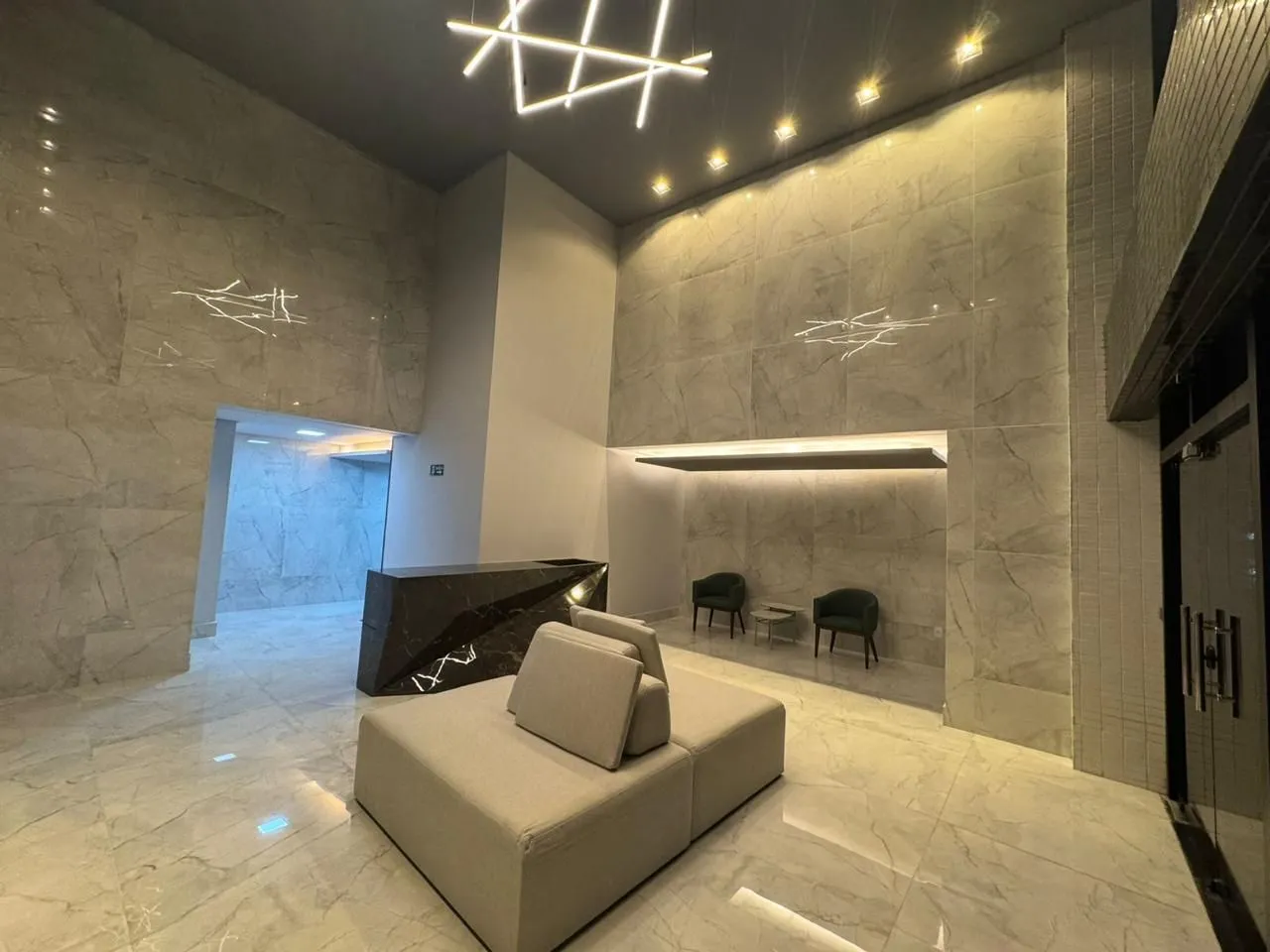 3-bedroom apartment with 2 bathrooms and 3 parking spots — photo 25