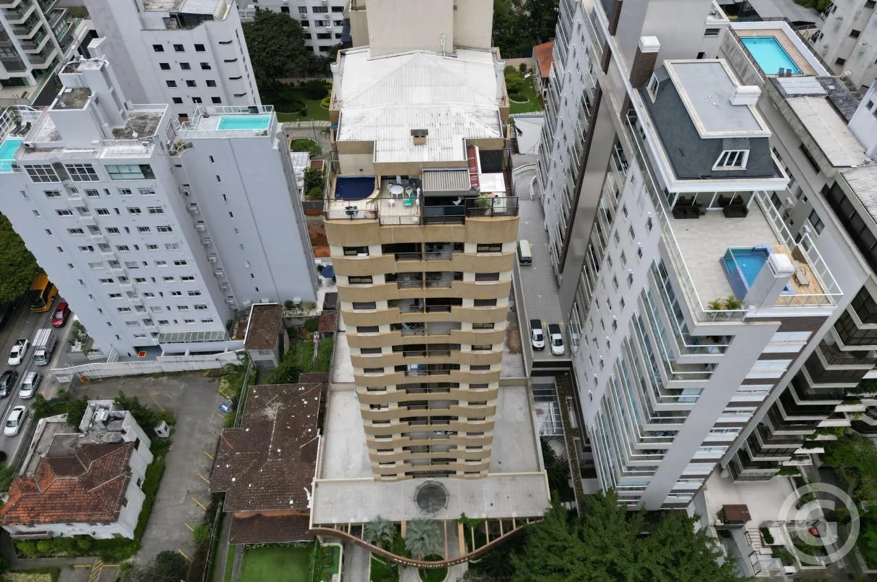 Apartment, 61 m², with a glass-enclosed balcony — photo 6