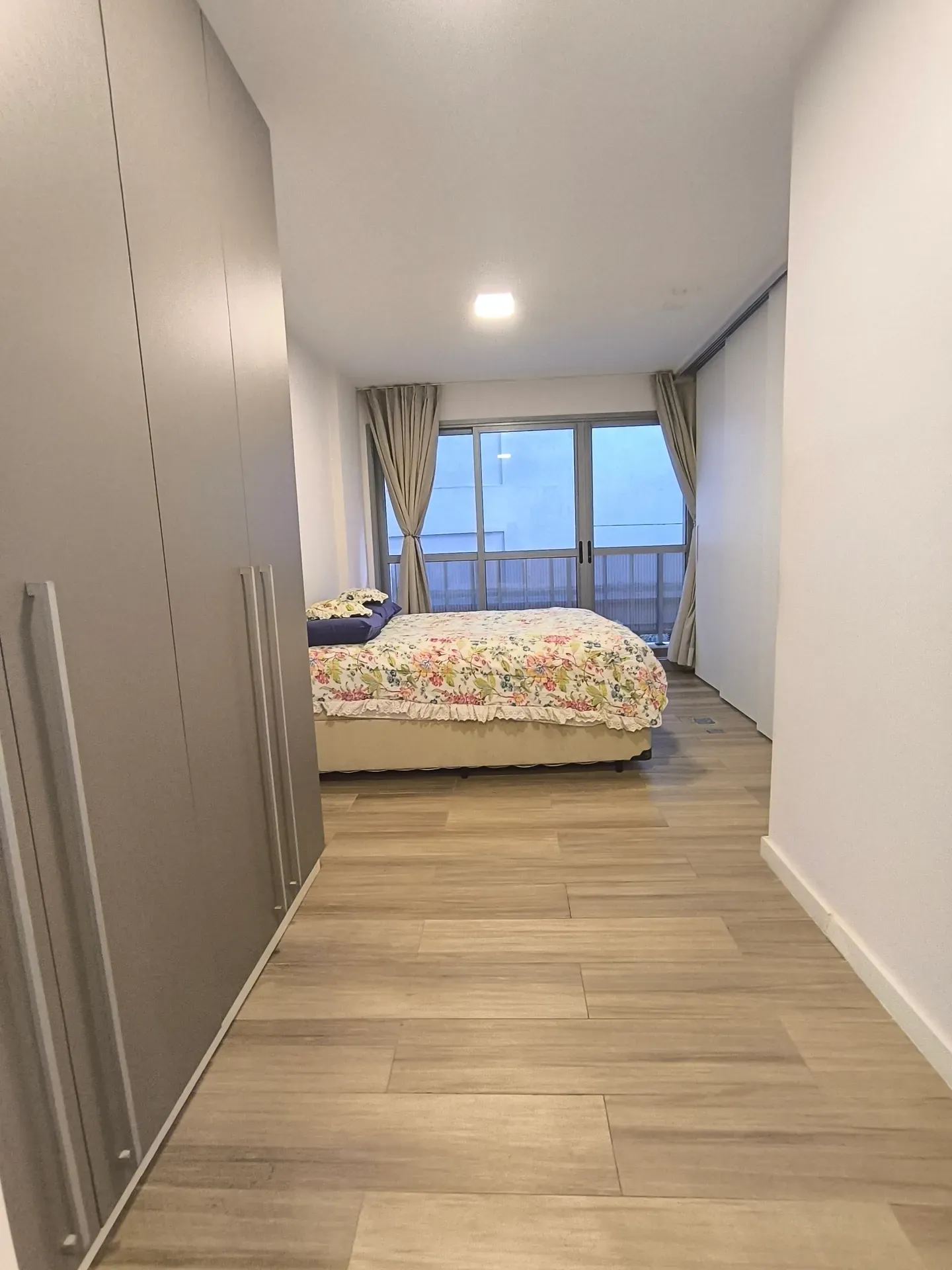 Furnished studio in a building with a coworking space — photo 15