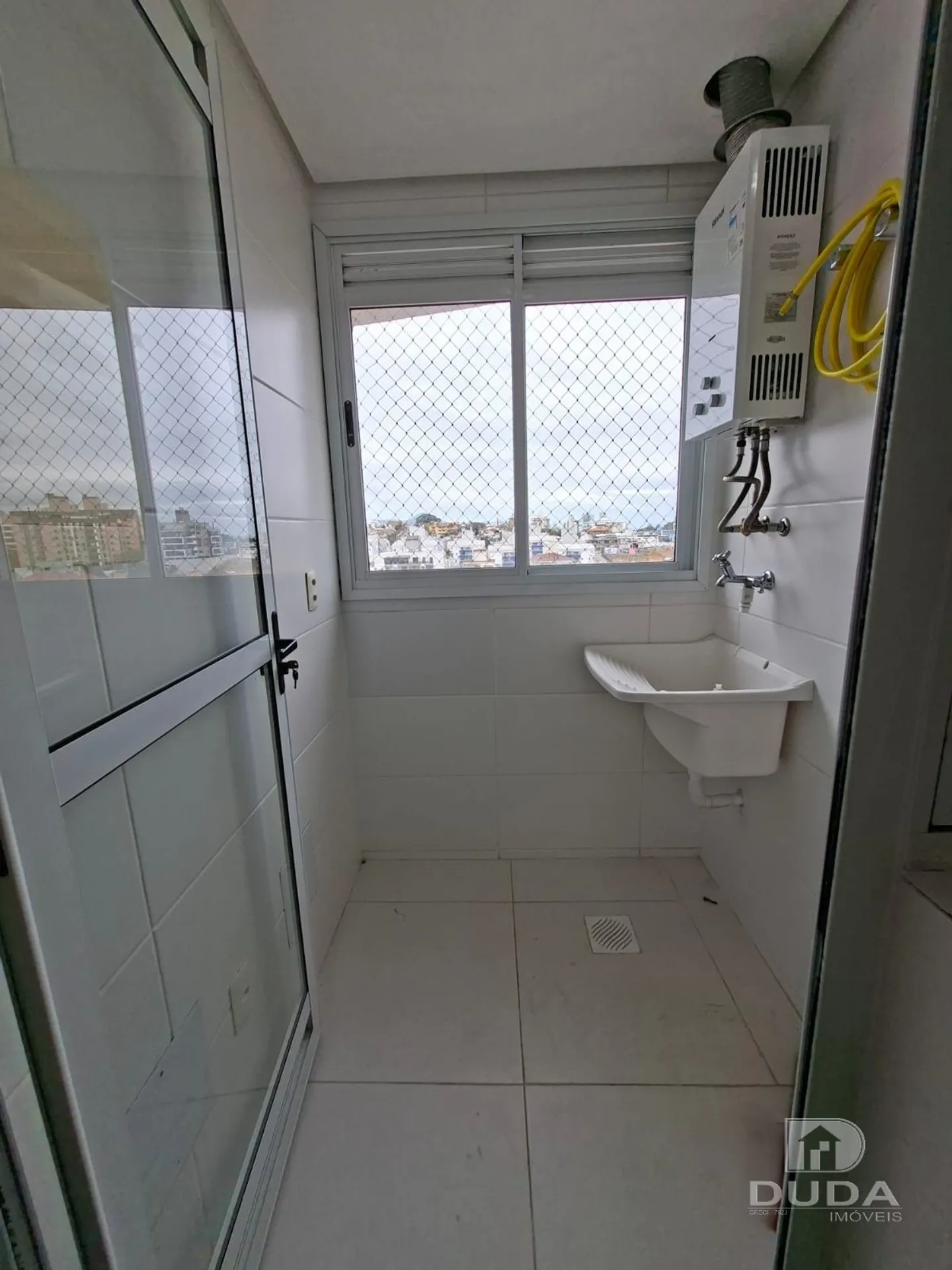Apartment on the 10th floor with floor-to-ceiling windows — photo 107