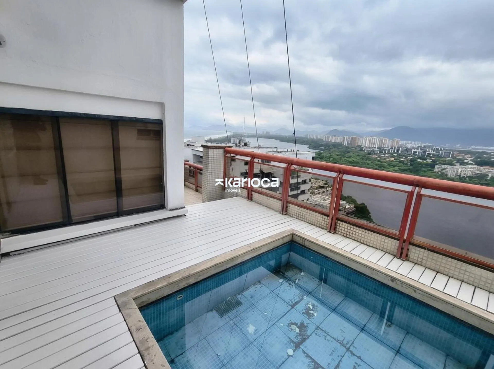 Duplex penthouse with 2 en-suite bedrooms and floor-to-ceiling windows — photo 9