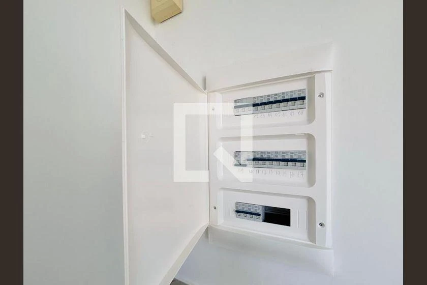 Walk-in closet in a 3-bedroom apartment, 83 m² — photo 28