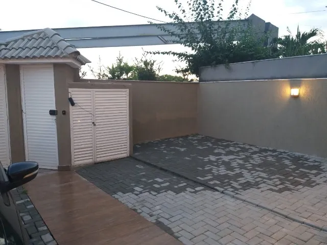 Casa com 5 quartos e 5 banheiros, cozinha com fogão a gás — photo 19